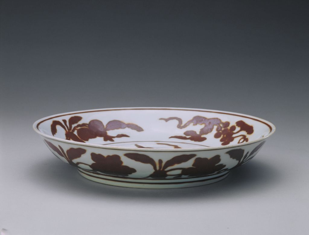 图片[1]-Colored flower and fruit plate with white sauce-China Archive